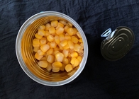 Gedämpfter konservierter gelber in Büchsen konservierter Zuckermais mit einfachen offenen Deckeln